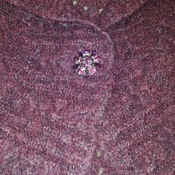 LOFT Cropped Sweater Brooch Button - Picture 3 of 8